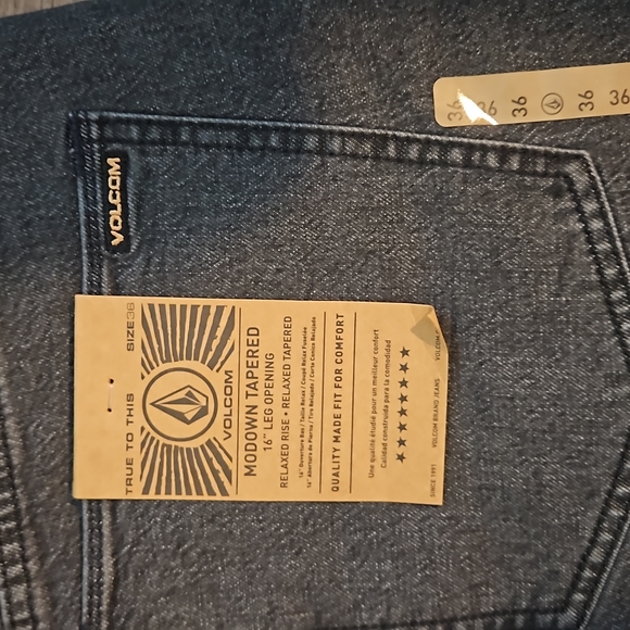 NWT Men's Grey Volcom "Modown Tapered Jean" Sz 36x30 - Picture 5 of 7